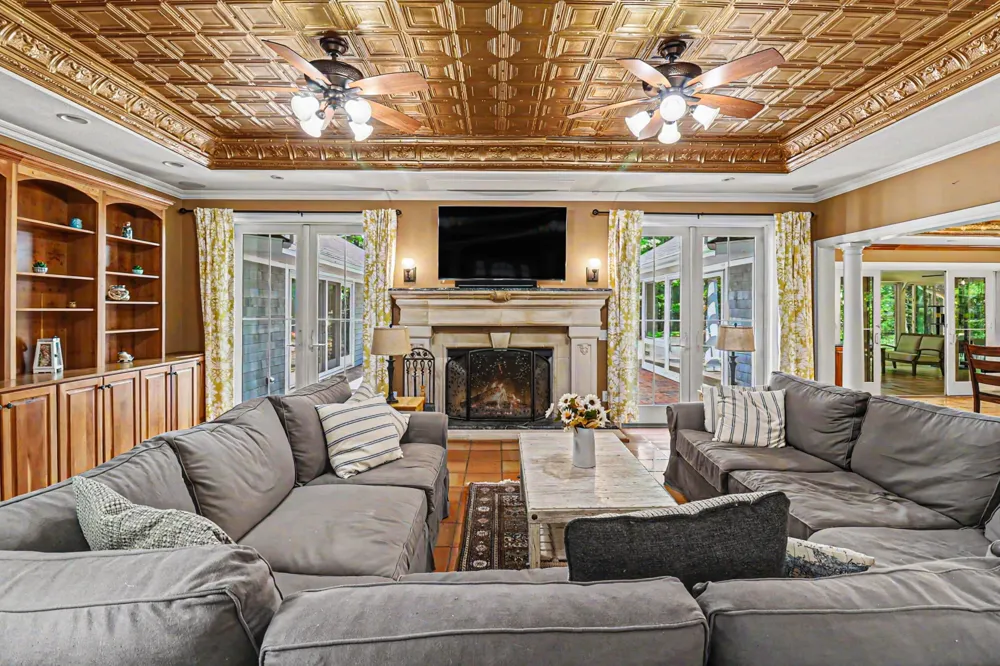 5389 Ridge Road Pentwater, MI 49449