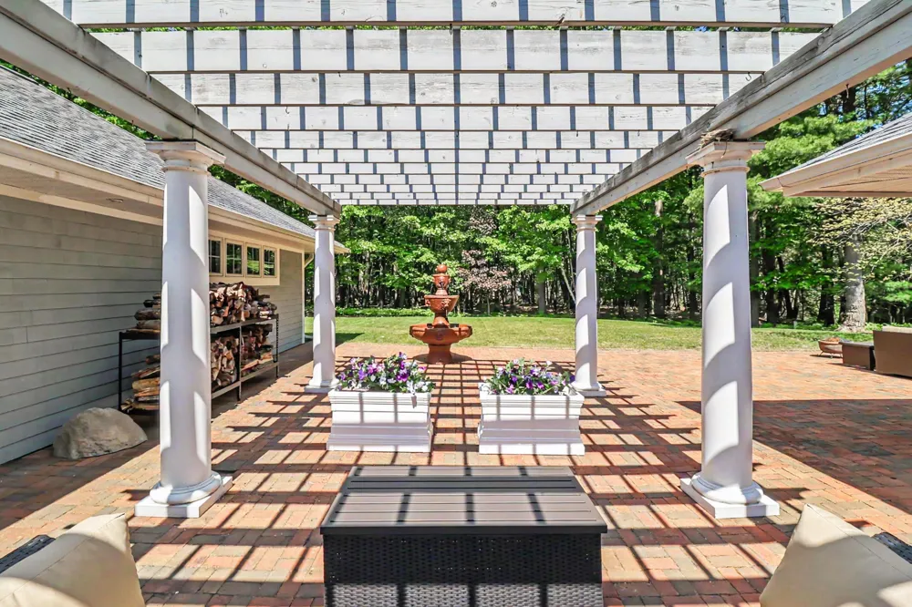 5389 Ridge Road Pentwater, MI 49449