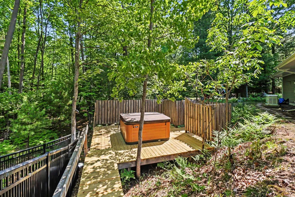 5389 Ridge Road Pentwater, MI 49449