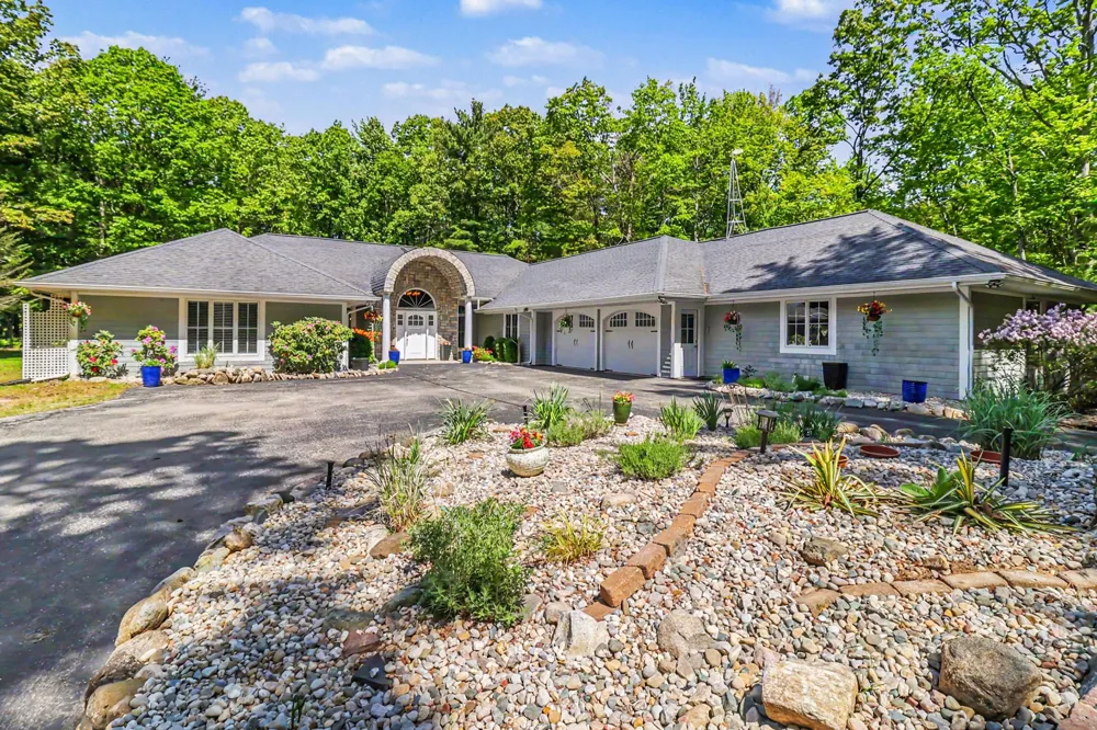 5389 Ridge Road Pentwater, MI 49449