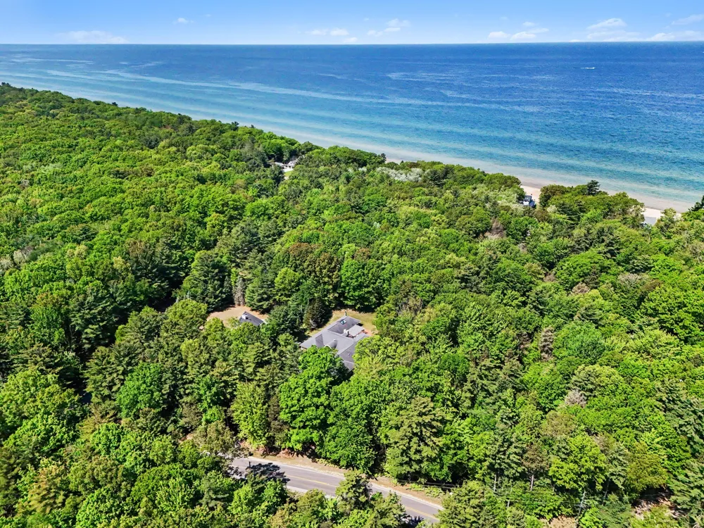5389 Ridge Road Pentwater, MI 49449
