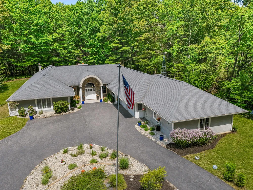 5389 Ridge Road Pentwater, MI 49449