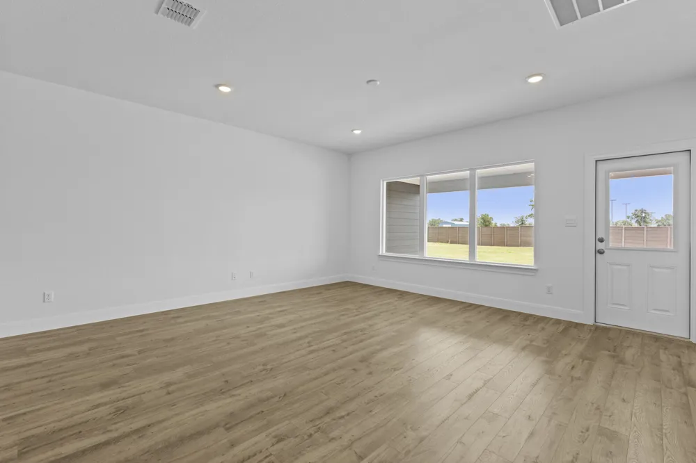 119 Union Pacific Drive Cedar Creek, TX 78612