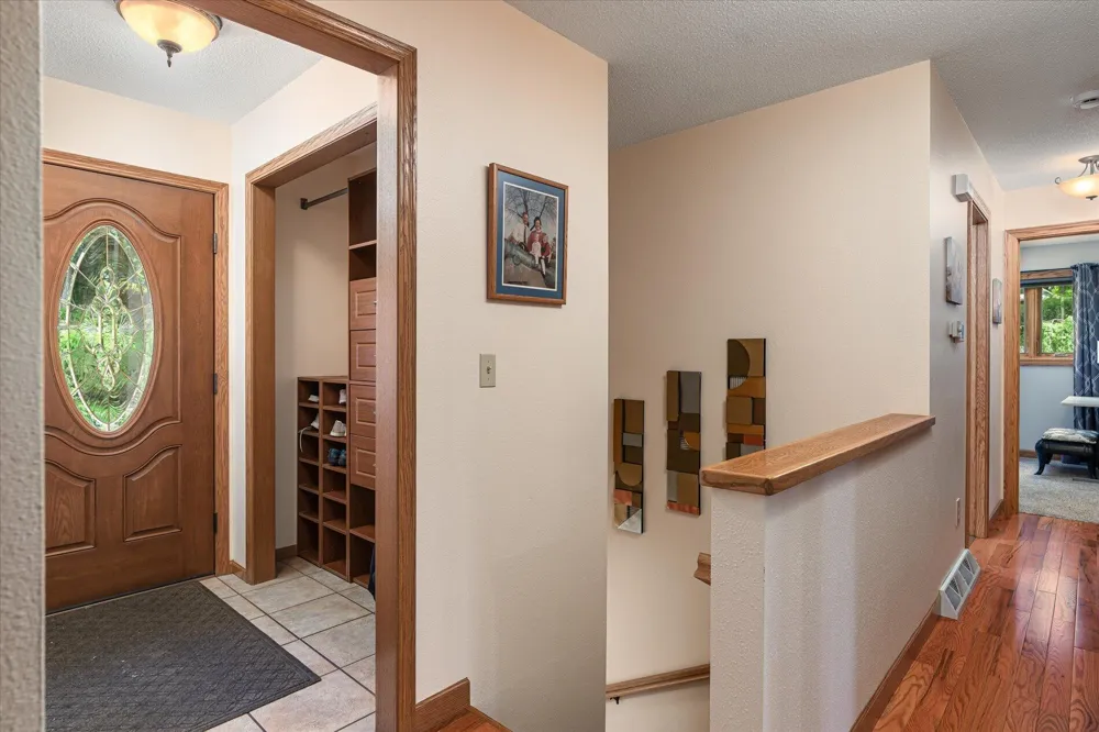 1184 Crescent Hills Drive La Crescent, MN 55947