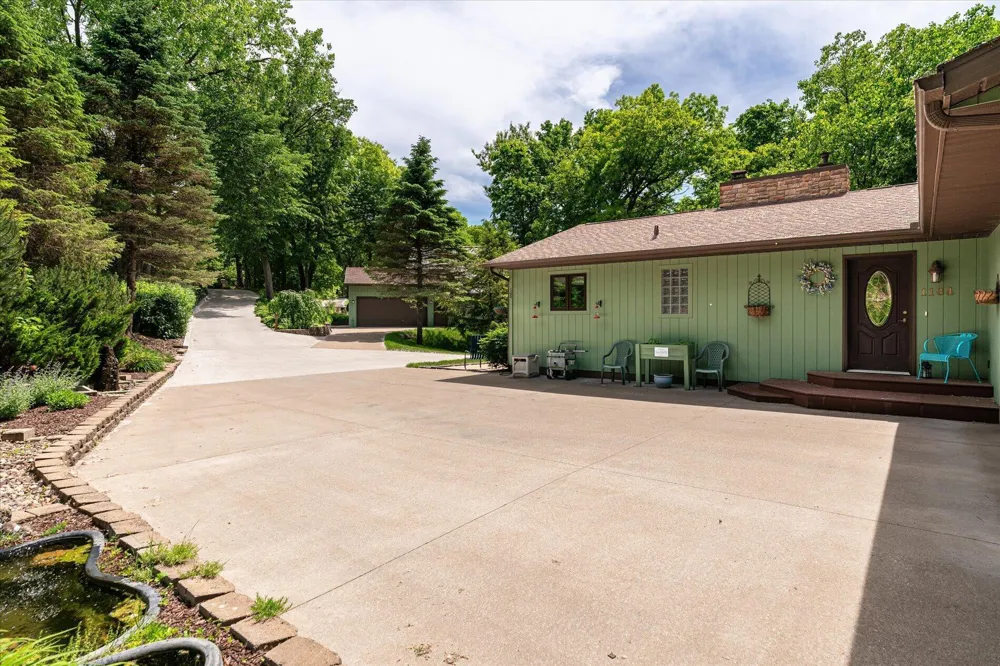 1184 Crescent Hills Drive La Crescent, MN 55947