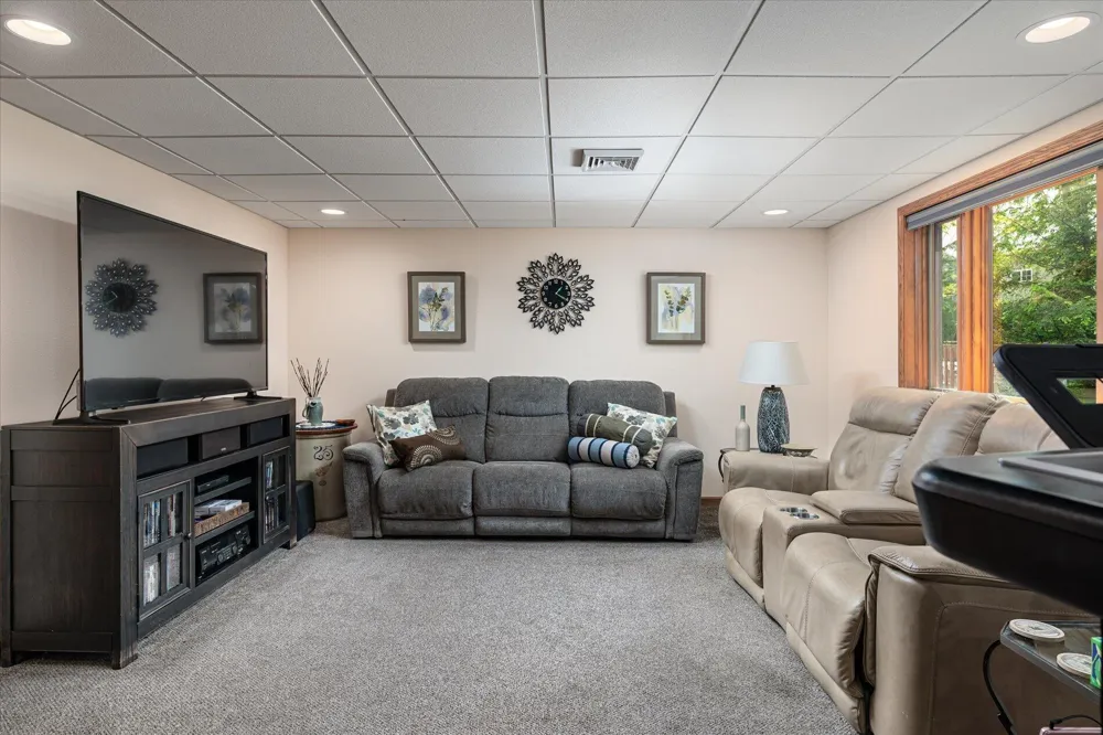 1184 Crescent Hills Drive La Crescent, MN 55947