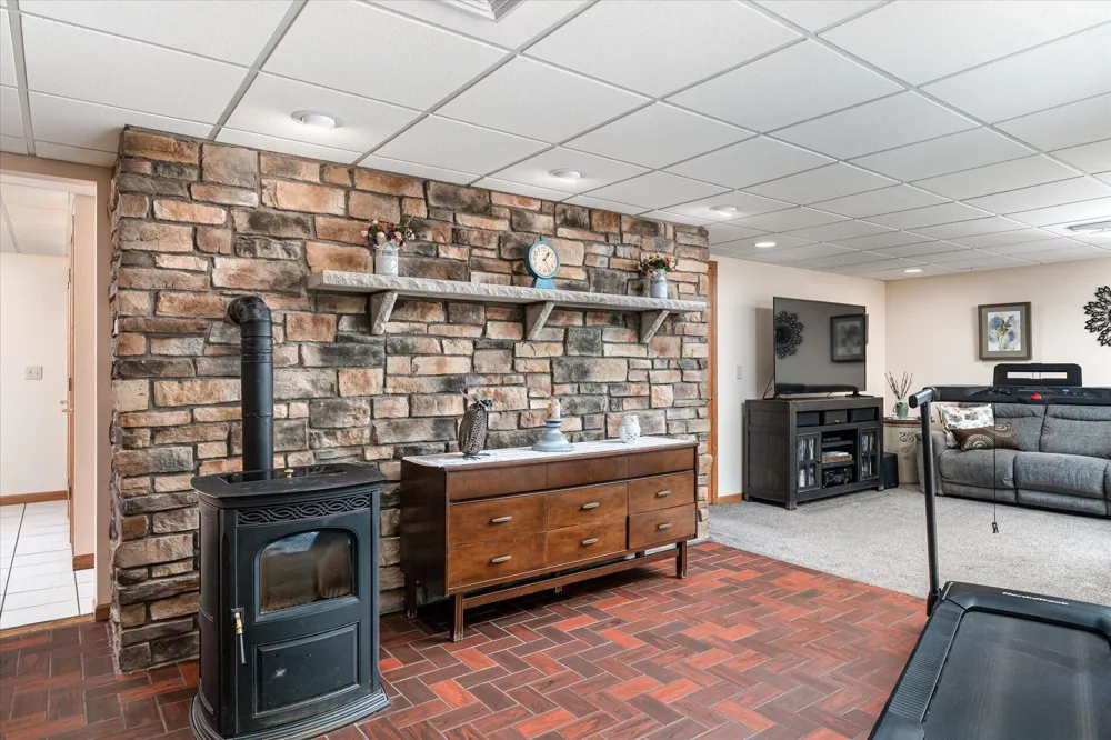 1184 Crescent Hills Drive La Crescent, MN 55947