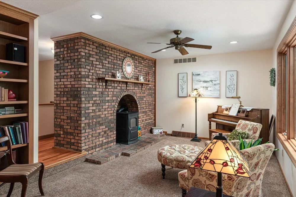 1184 Crescent Hills Drive La Crescent, MN 55947