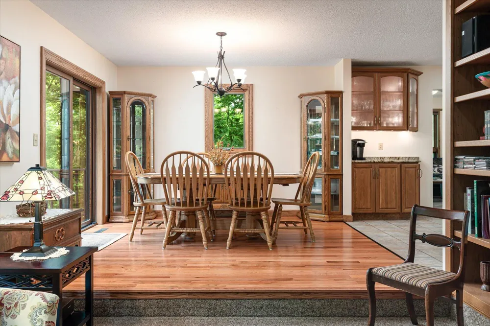 1184 Crescent Hills Drive La Crescent, MN 55947