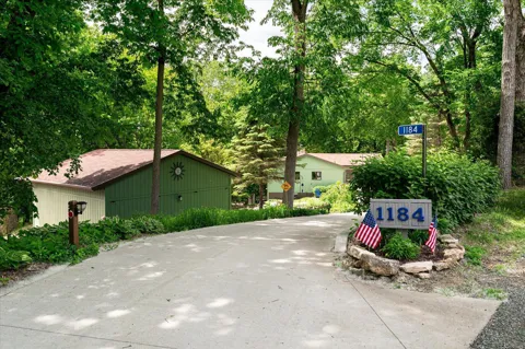 1184 Crescent Hills Drive