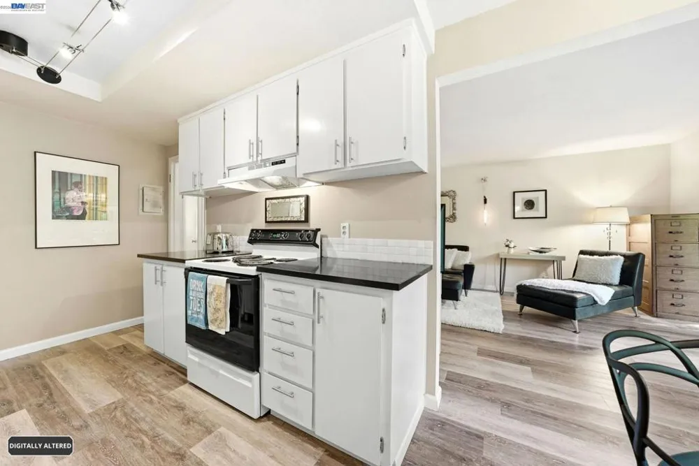 20720 4Th St #3 Saratoga, CA 95070