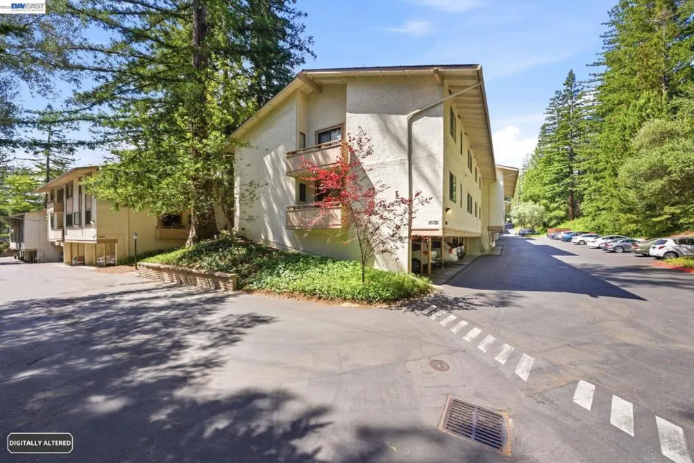 20720 4Th St #3 Saratoga, CA 95070