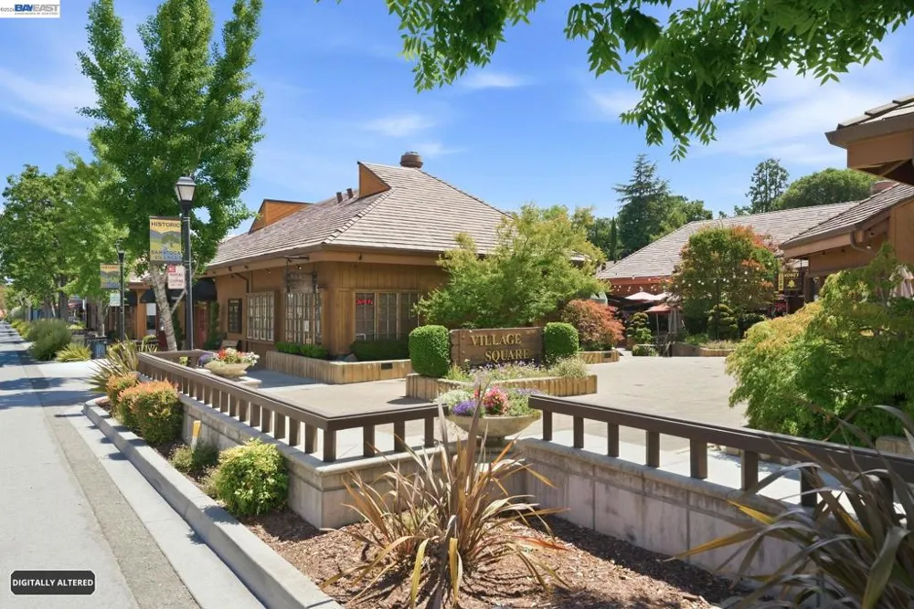 20720 4Th St #3 Saratoga, CA 95070