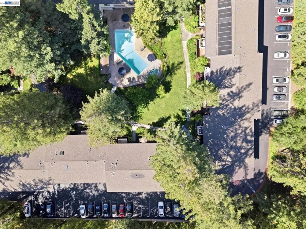 20720 4Th St #3 Saratoga, CA 95070