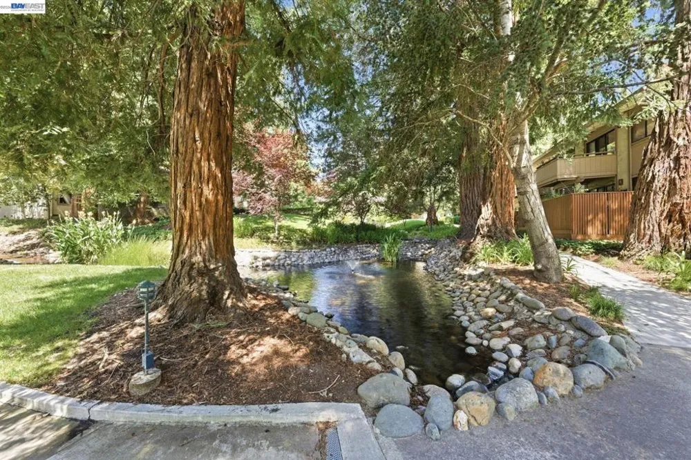 20720 4Th St #3 Saratoga, CA 95070