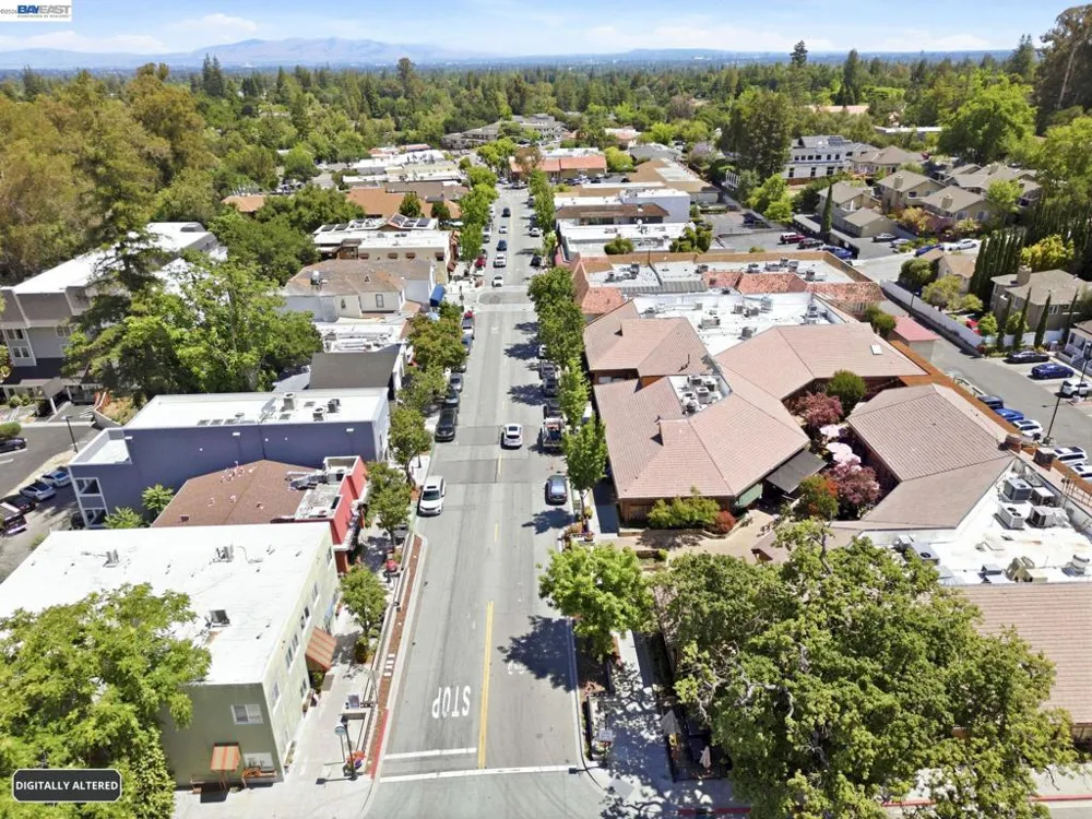 20720 4Th St #3 Saratoga, CA 95070