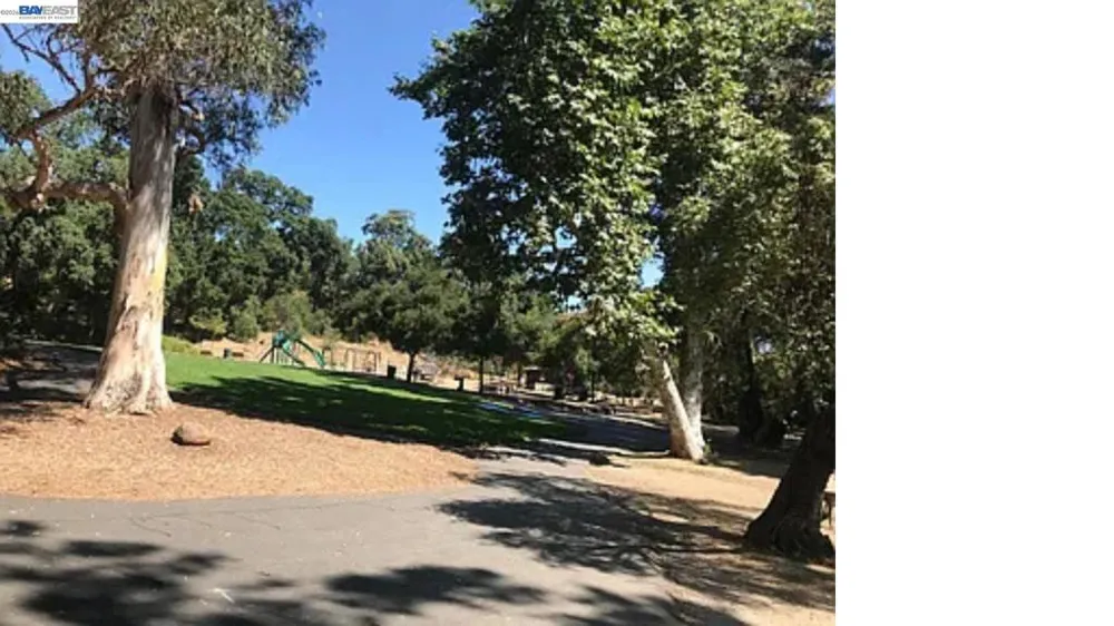 20720 4Th St #3 Saratoga, CA 95070
