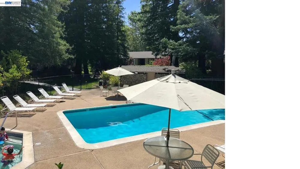 20720 4Th St #3 Saratoga, CA 95070