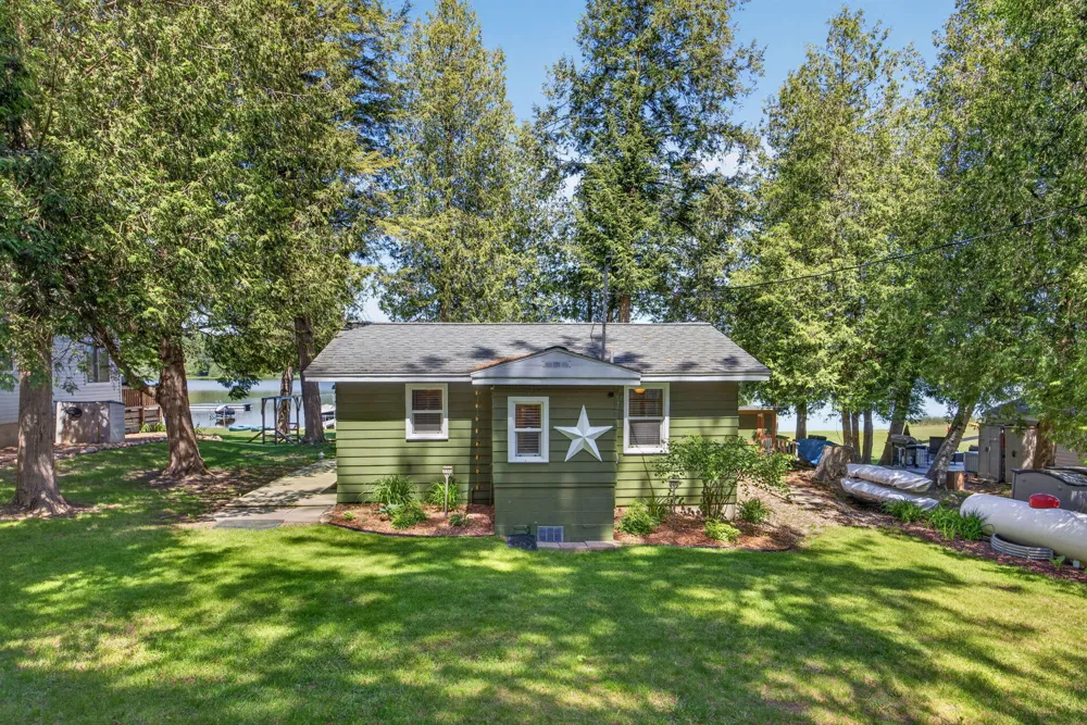 9267 Lake Drive Reed City, MI 49677