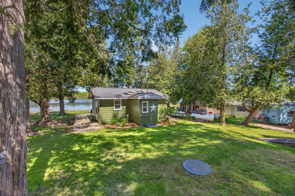 9267 Lake Drive Reed City, MI 49677