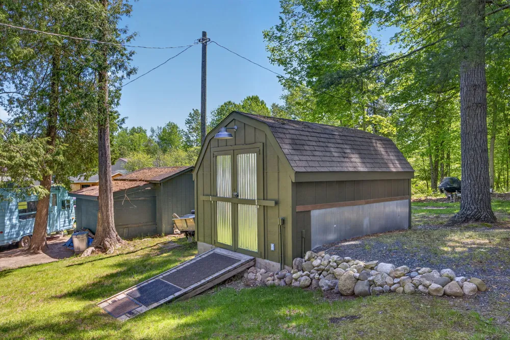 9267 Lake Drive Reed City, MI 49677