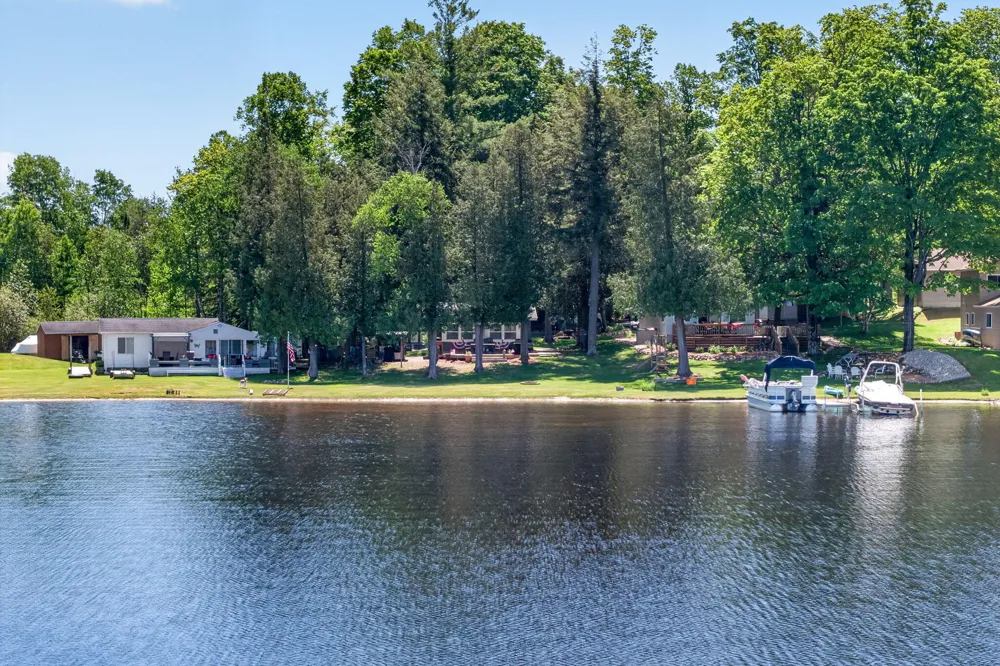 9267 Lake Drive Reed City, MI 49677