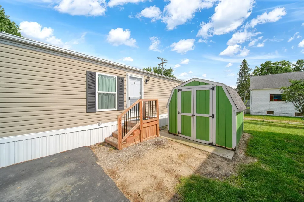 80 Sterling Adrian, MI 49221