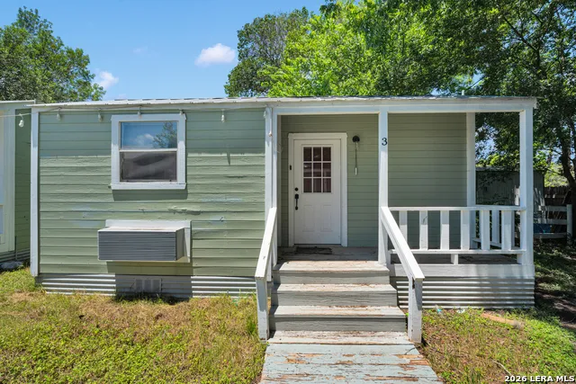 686 State Highway 173 Bandera, TX 78003