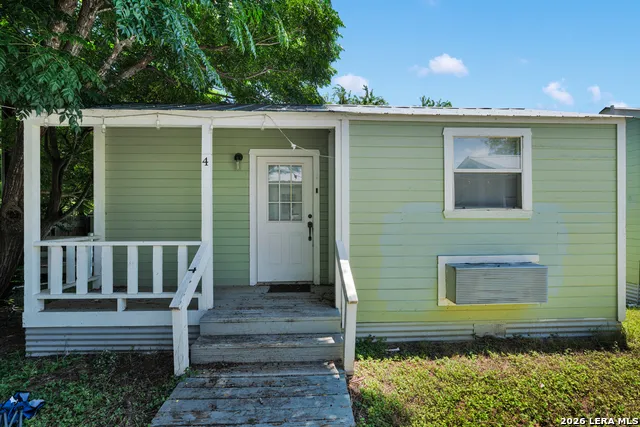 686 State Highway 173 Bandera, TX 78003