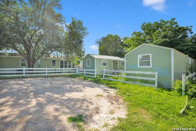 686 State Highway 173 Bandera, TX 78003