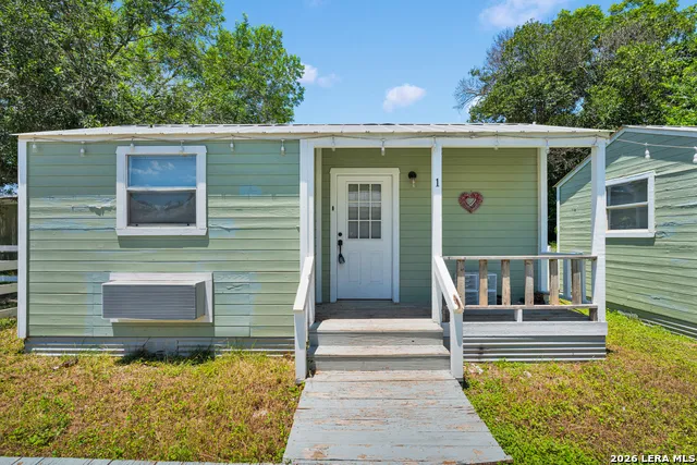 686 State Highway 173 Bandera, TX 78003