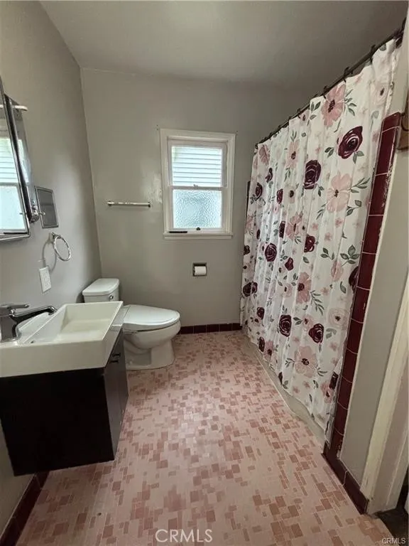 3297 Pershing San Bernardino, CA 92405