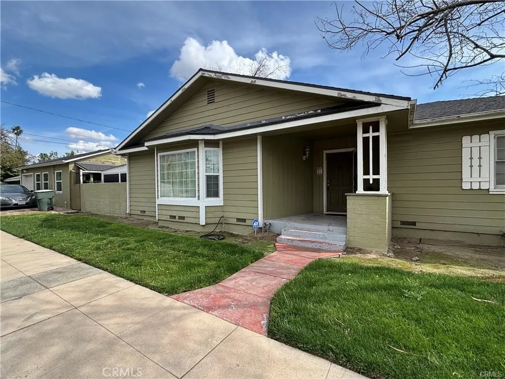 3297 Pershing San Bernardino, CA 92405