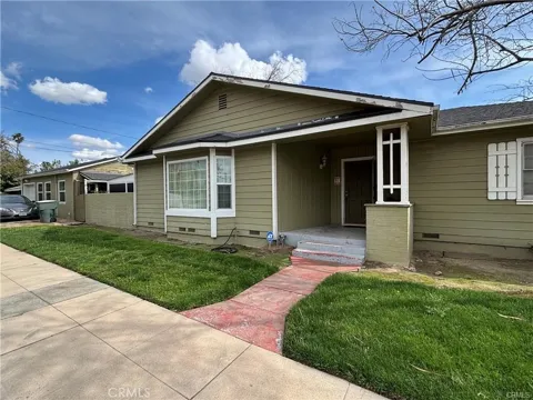 3297 Pershing