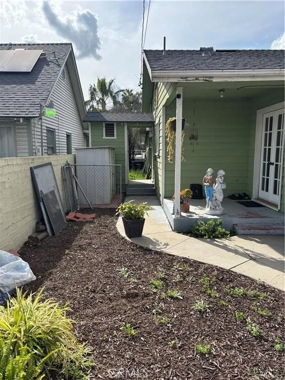 3297 Pershing San Bernardino, CA 92405