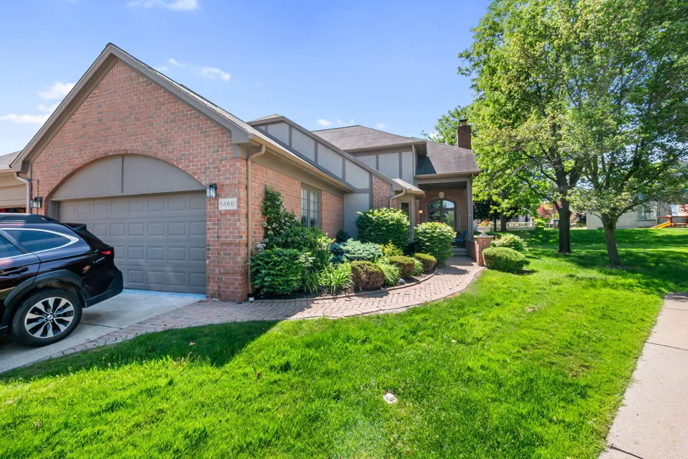 54661 Bellingham Drive Shelby Charter Township, MI 48316