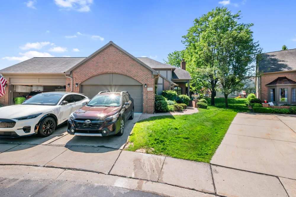54661 Bellingham Drive Shelby Charter Township, MI 48316