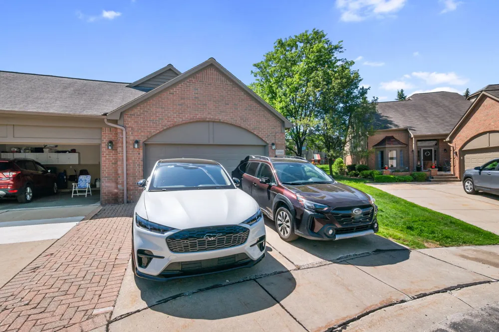 54661 Bellingham Drive Shelby Charter Township, MI 48316