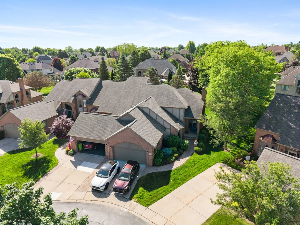 54661 Bellingham Drive Shelby Charter Township, MI 48316