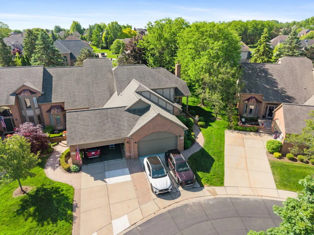 54661 Bellingham Drive Shelby Charter Township, MI 48316