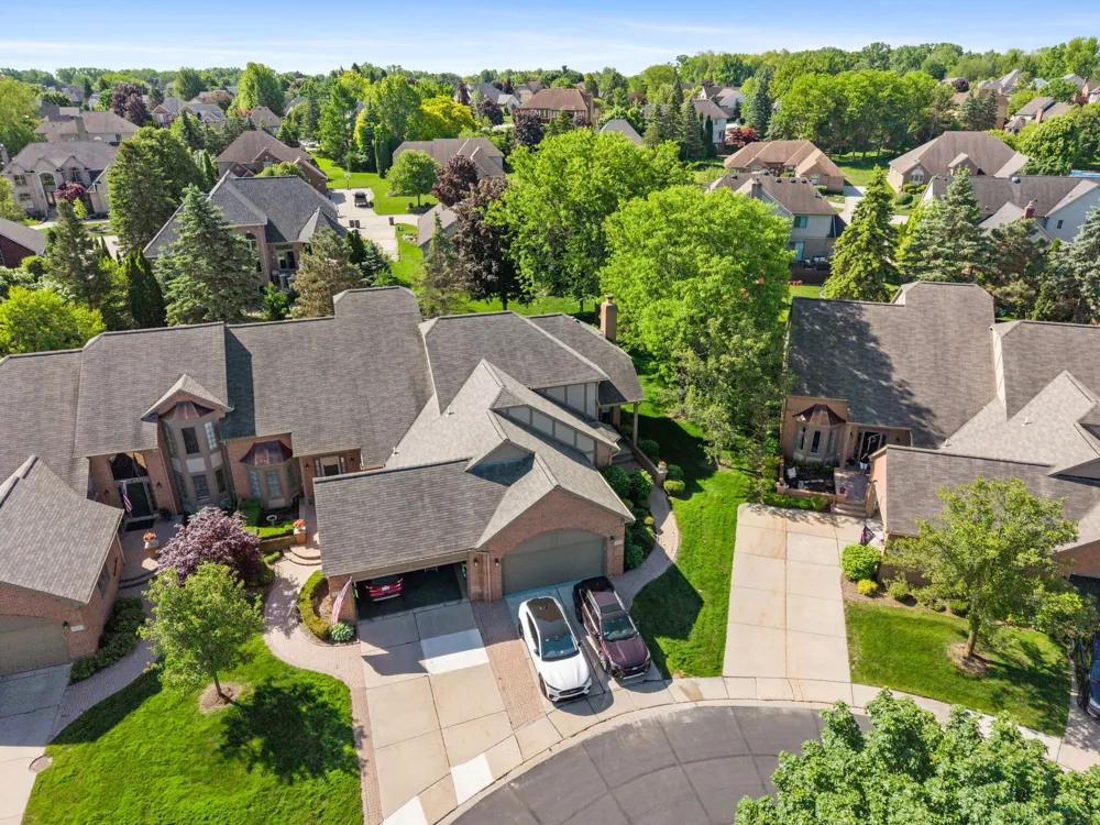 54661 Bellingham Drive Shelby Charter Township, MI 48316