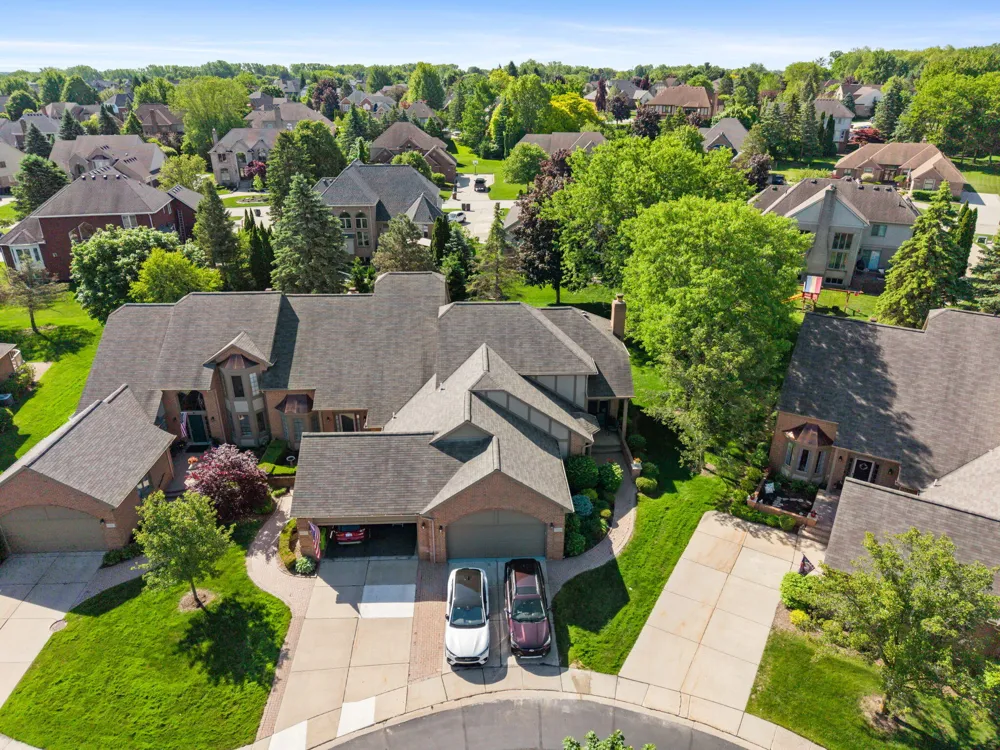 54661 Bellingham Drive Shelby Charter Township, MI 48316