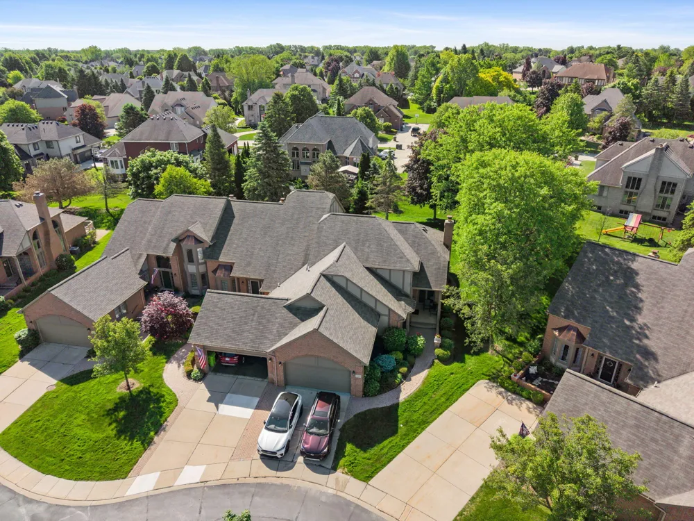 54661 Bellingham Drive Shelby Charter Township, MI 48316