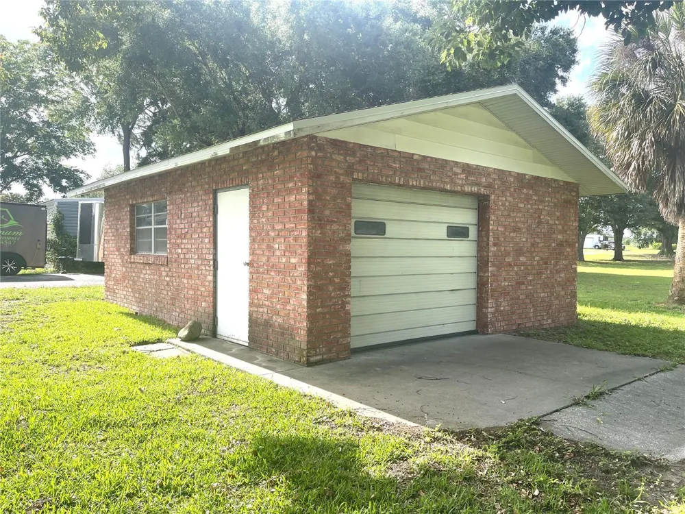 4691 CR 118 Wildwood, FL 34785