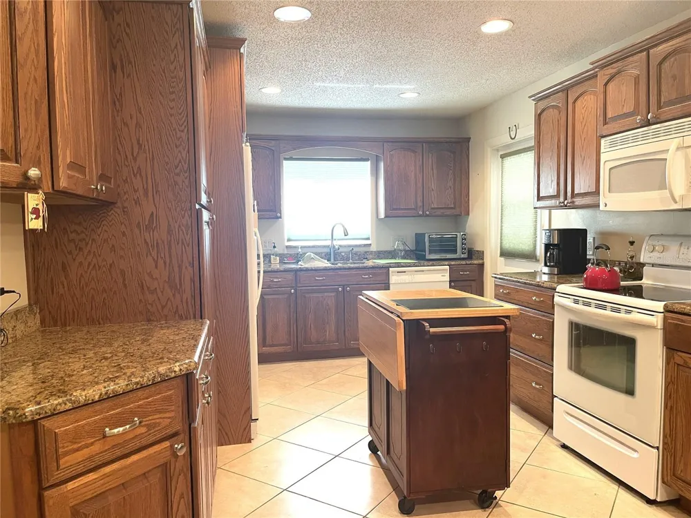 4691 CR 118 Wildwood, FL 34785