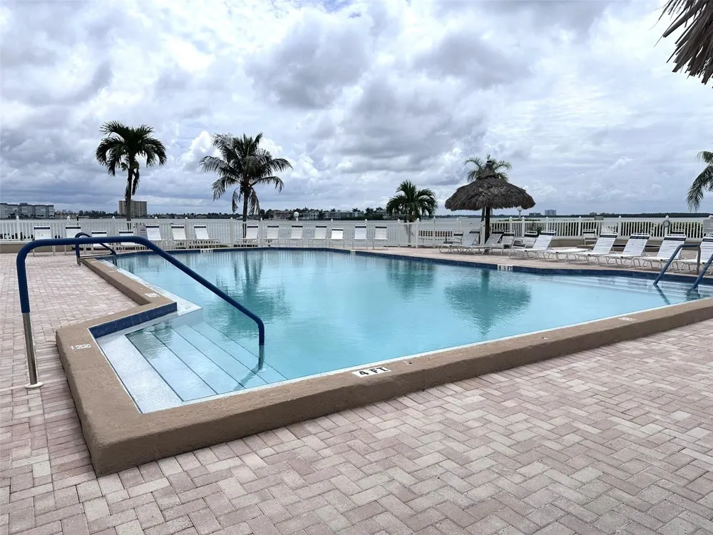 6322 PALMA DEL MAR BOULEVARD S #G402 St Petersburg, FL 33715