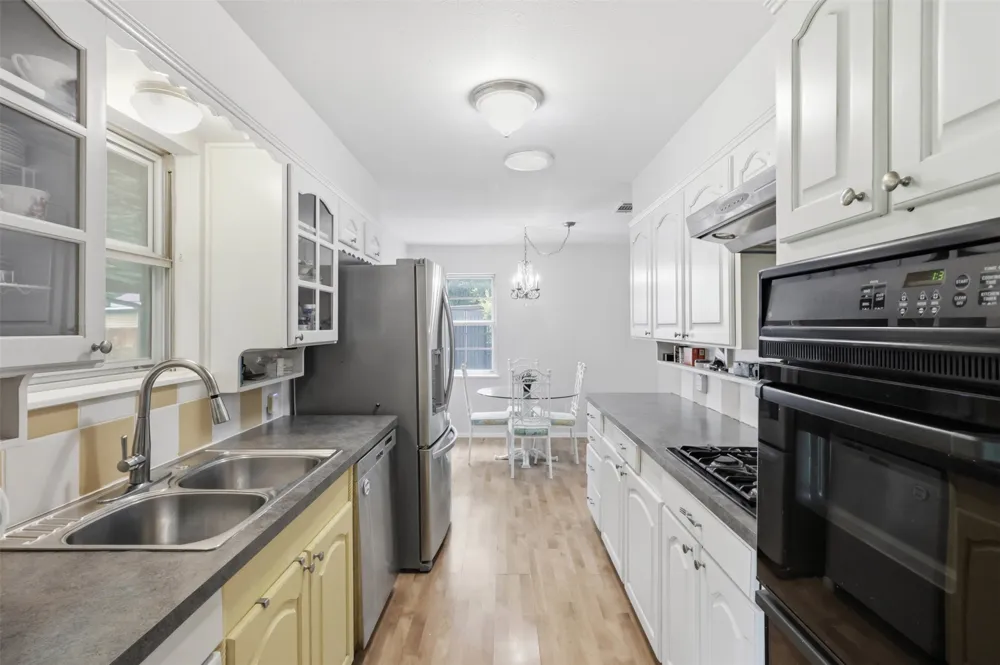 6104 Cliffside Drive Edgecliff Village, TX 76134