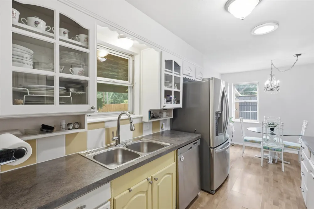 6104 Cliffside Drive Edgecliff Village, TX 76134