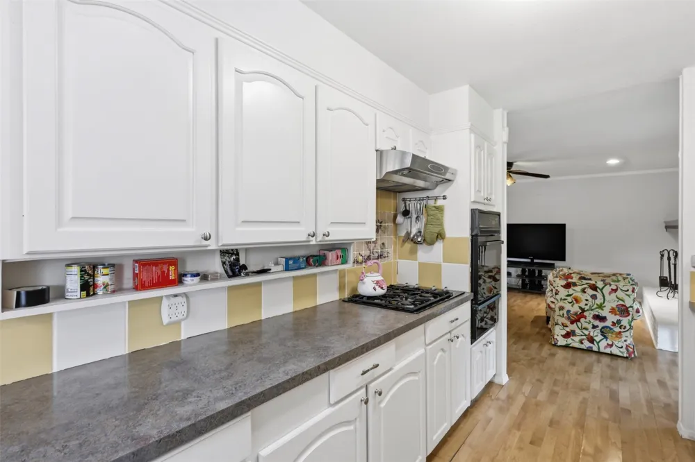 6104 Cliffside Drive Edgecliff Village, TX 76134