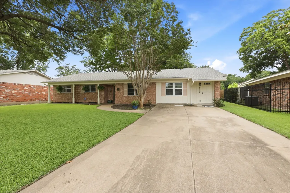 6104 Cliffside Drive Edgecliff Village, TX 76134